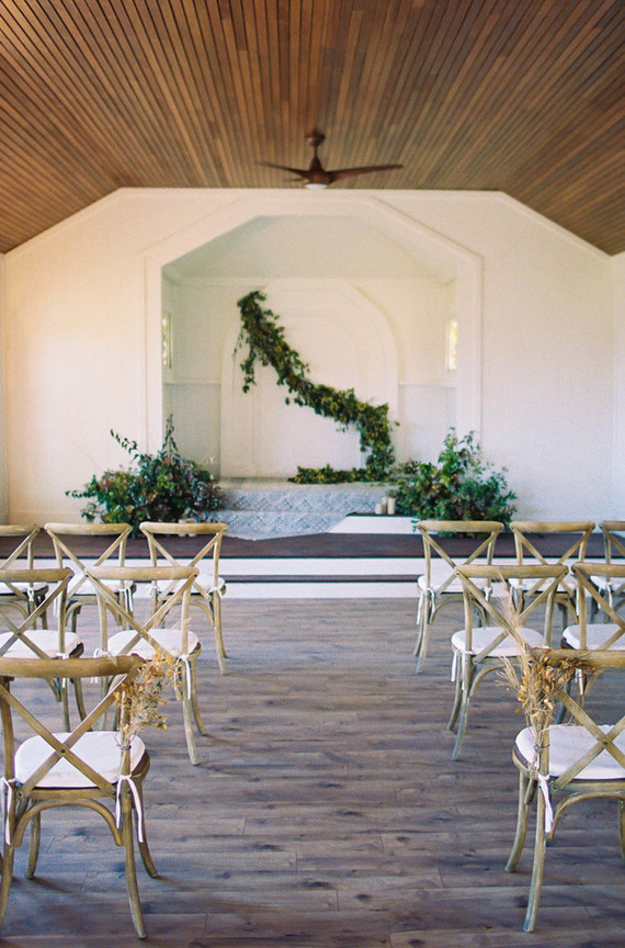 Coastal fall wedding ideas at the Steeple House in Maui