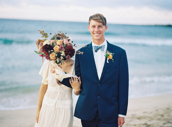Coastal fall wedding ideas at the Steeple House in Maui