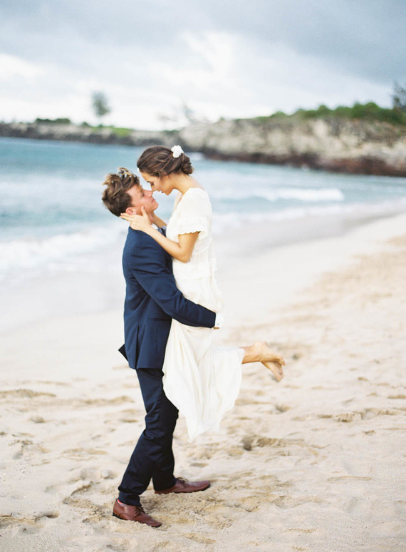 Coastal fall wedding ideas at the Steeple House in Maui