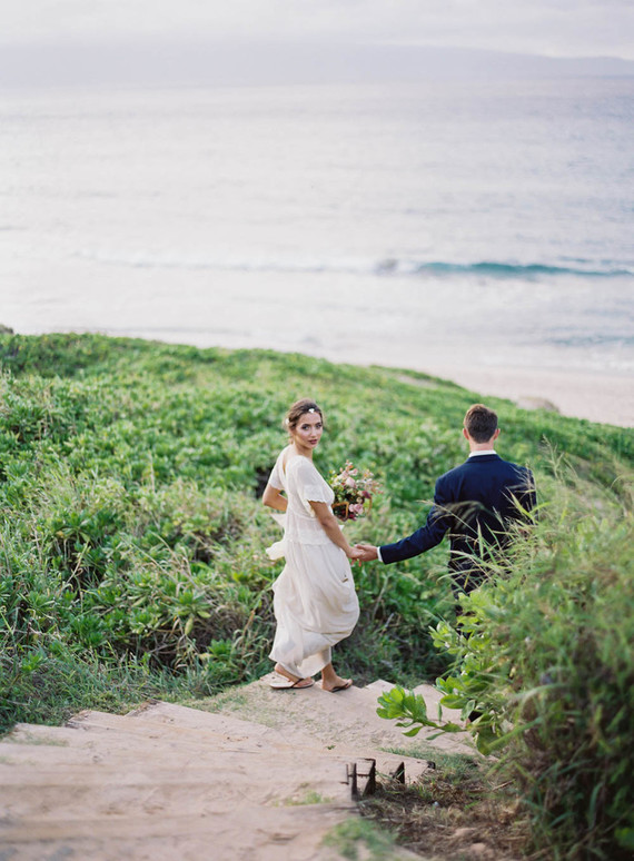 Coastal fall wedding ideas at the Steeple House in Maui