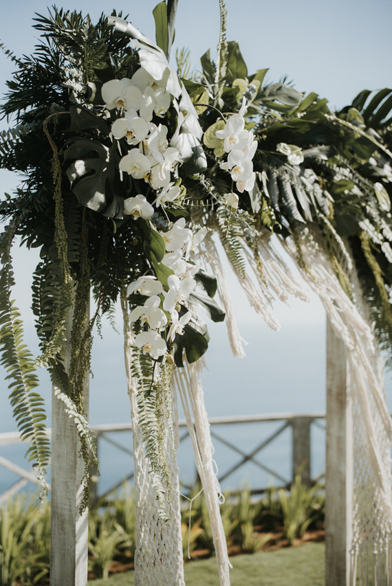 Classic modern Bali wedding at Khayangan Estate
