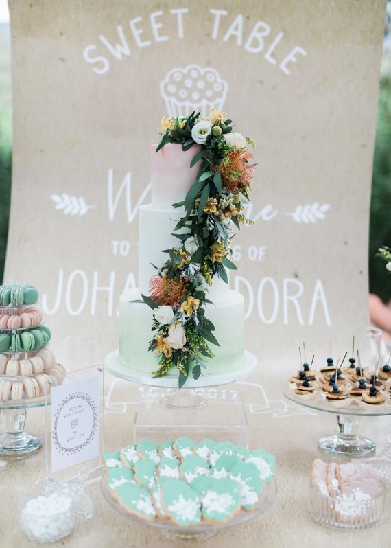 DIY backyard summer wedding in Athens, Greece