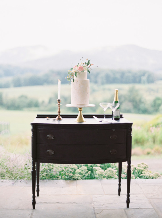 Delicate floral wedding cake