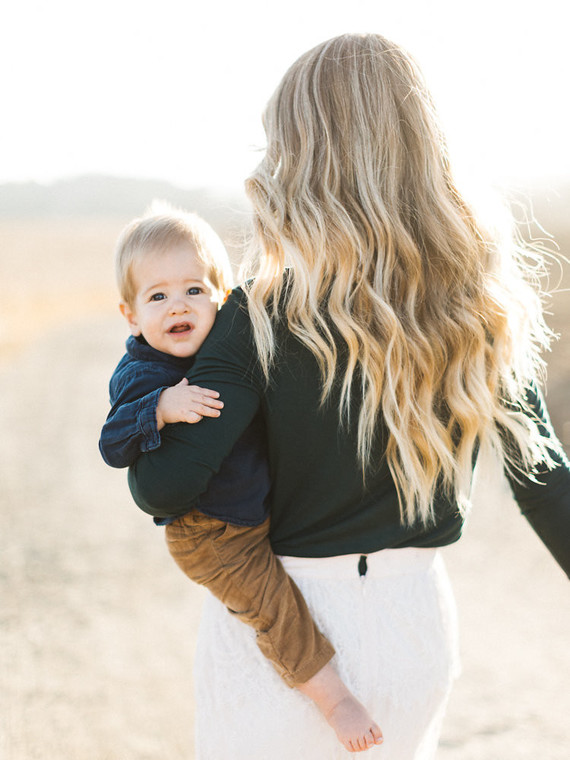 Natural light family photos by Elate Family on 100 Layer Cakelet Inspiration