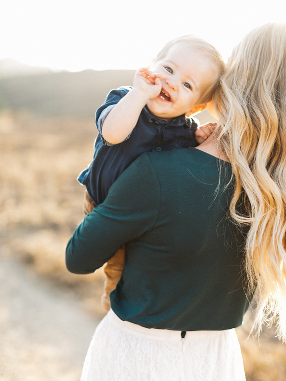 Natural light family photos by Elate Family on 100 Layer Cakelet Inspiration