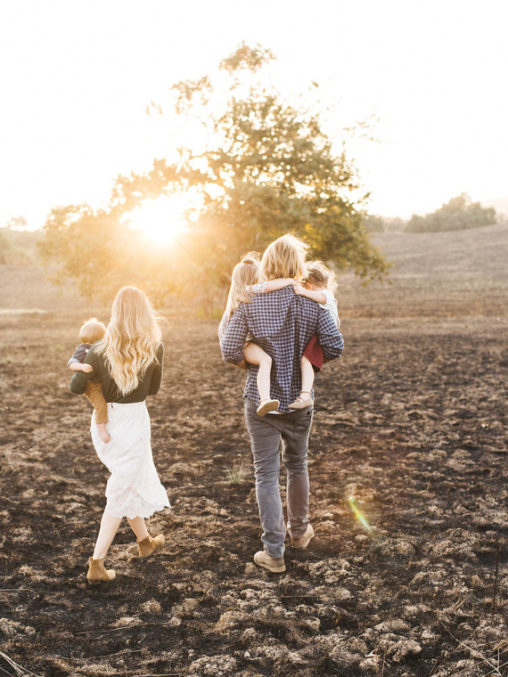 Natural light family photos by Elate Family on 100 Layer Cakelet