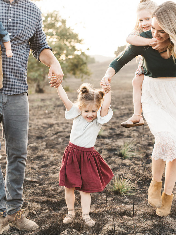 Natural light family photos by Elate Family on 100 Layer Cakelet Inspiration