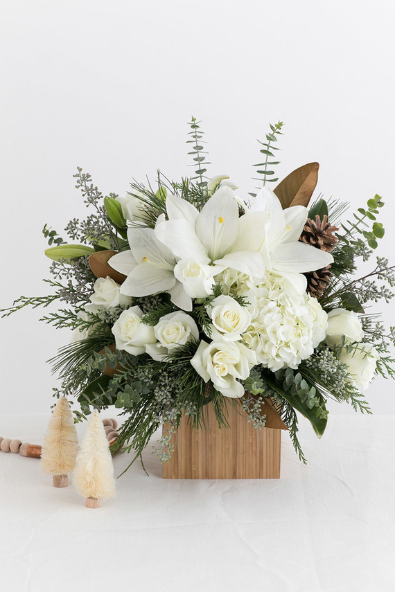 Natural scandi-inspired holiday place setting with Teleflora on 100 Layer Cake