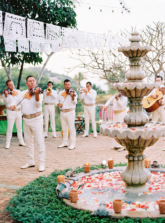 Guide to getting married in Sayulita Mexico