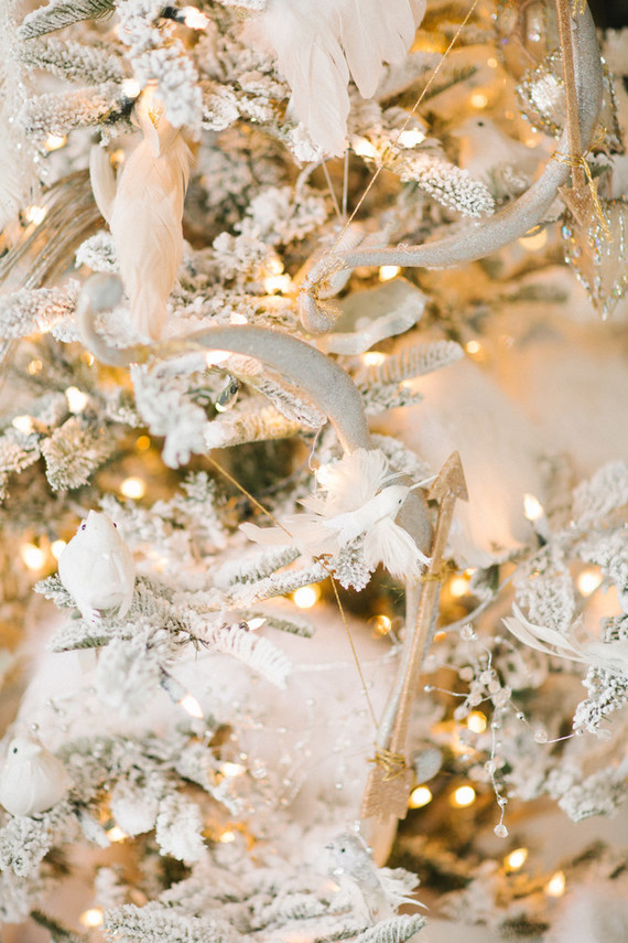 White and gold Christmas wonderland decor ideas
