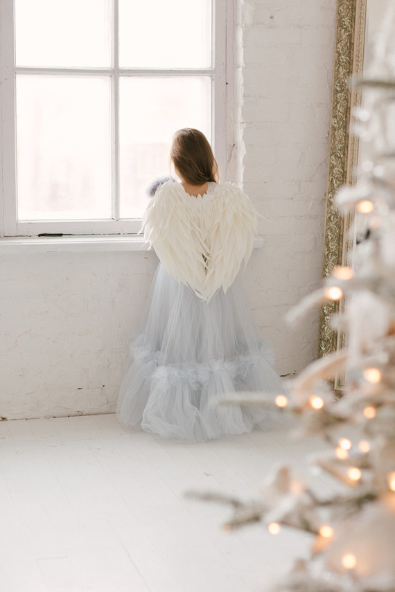 White and gold Christmas wonderland decor ideas