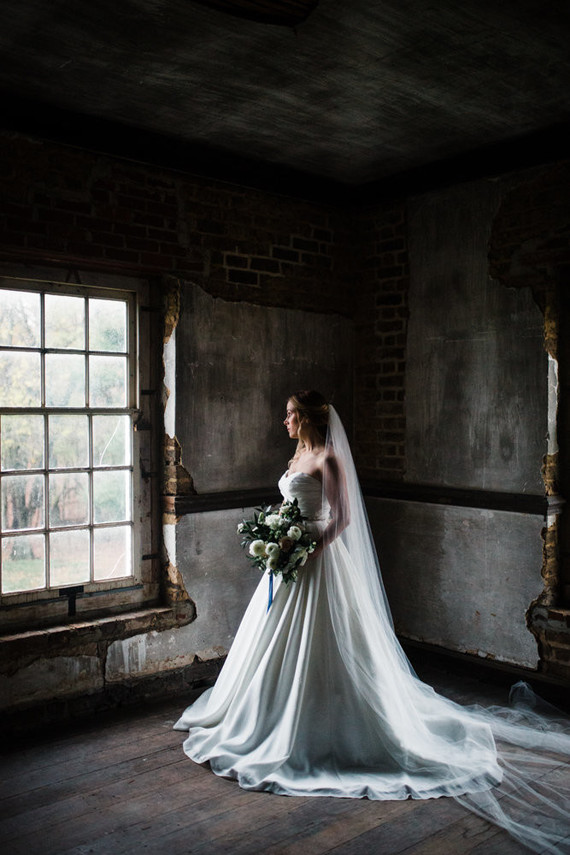 Elegant winter garden wedding ideas in Virginia