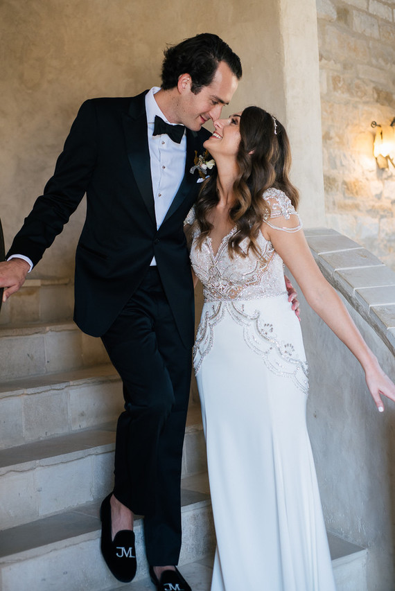 Elegant black and white wedding at Sunstone Winery