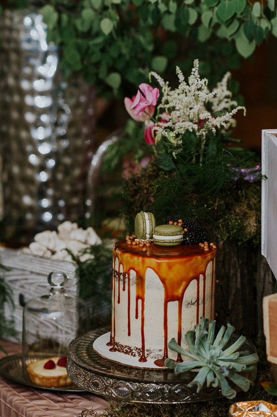 drip wedding cake