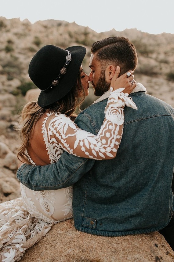 Bohemian road trip elopement ideas in Joshua Tree Inspiration