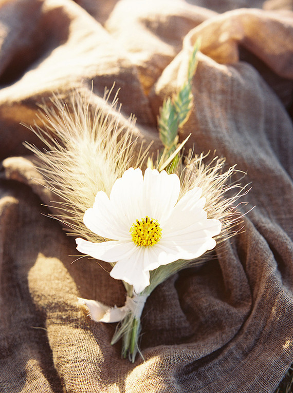 Golden hour late summer farmhouse wedding inspiration