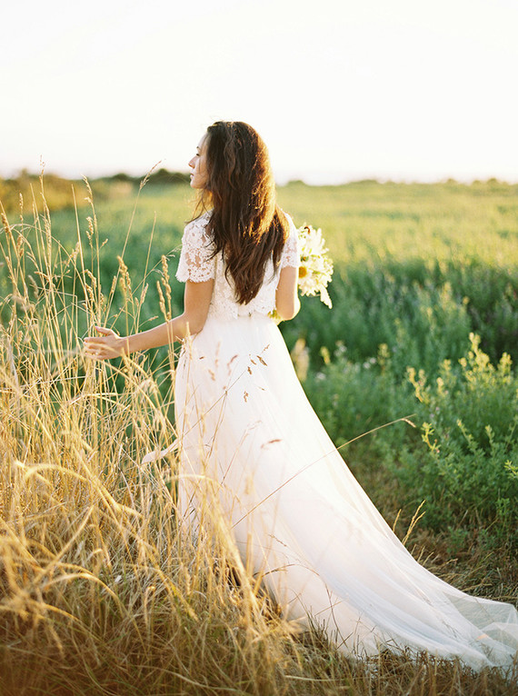 Golden hour late summer farmhouse wedding inspiration