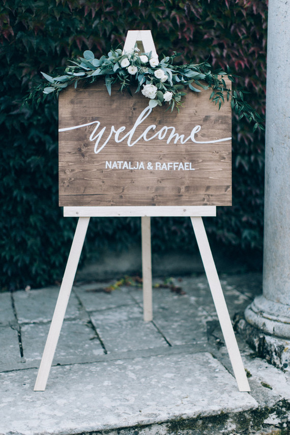 Intimate winter wedding at Chateau de Montplaisant in France