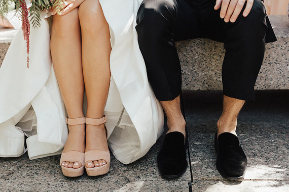 Modern winter Chicago wedding at the Chicago Athletic Association