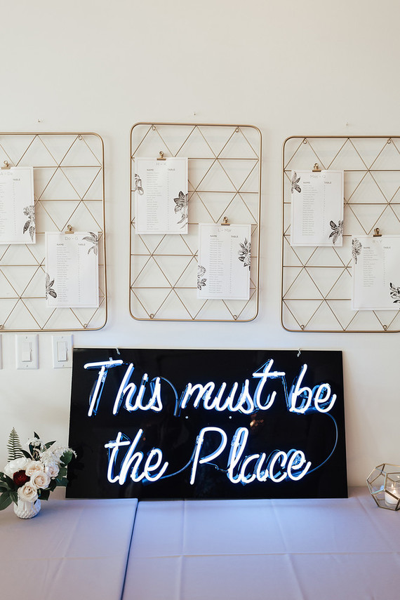 Modern winter Chicago wedding at the Chicago Athletic Association