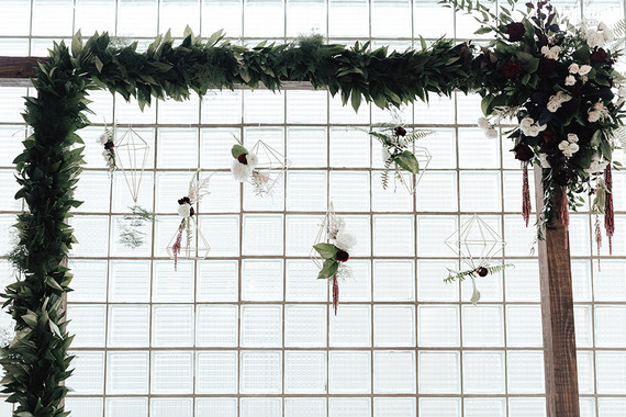 Modern winter Chicago wedding at the Chicago Athletic Association