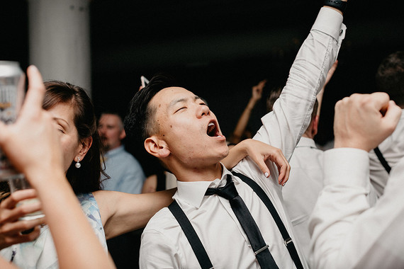 Modern winter Chicago wedding at the Chicago Athletic Association