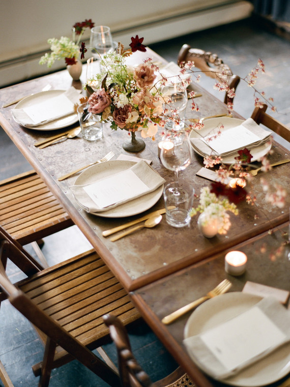 Feminine neutral wedding ideas at Foxfire Mountain House in the Catskills