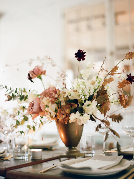 Feminine neutral wedding ideas at Foxfire Mountain House in the Catskills