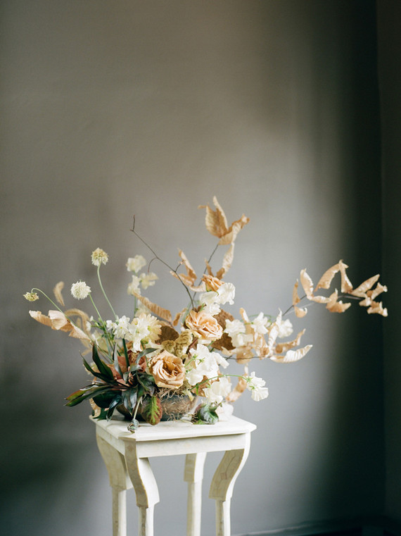 Feminine neutral wedding ideas at Foxfire Mountain House in the Catskills