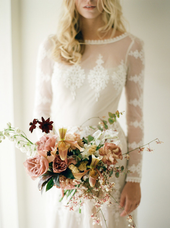 Feminine neutral wedding ideas at Foxfire Mountain House in the Catskills