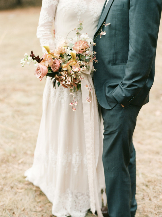Feminine neutral wedding ideas at Foxfire Mountain House in the Catskills