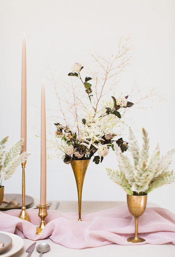 Romantic natural spring tablescape ideas