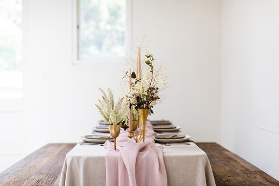 Romantic natural spring tablescape ideas