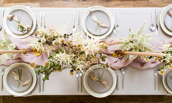 Romantic natural spring tablescape ideas