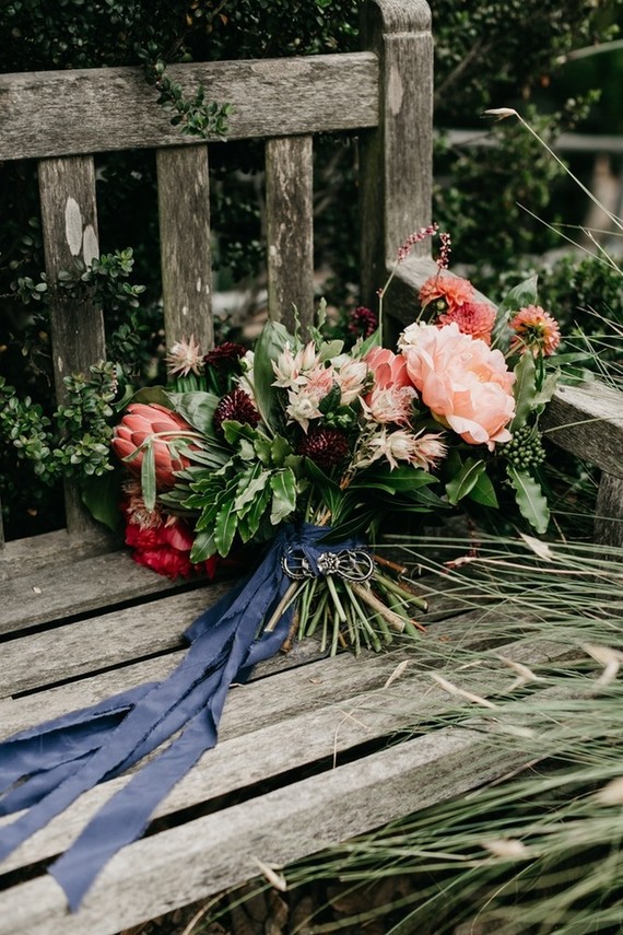 Modern tropical wedding at the San Diego Botanic Garden