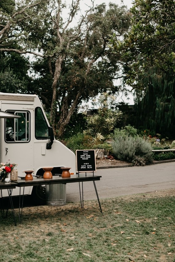 Modern tropical wedding at the San Diego Botanic Garden