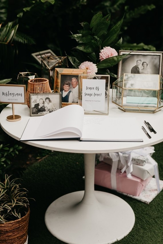 Modern tropical wedding at the San Diego Botanic Garden