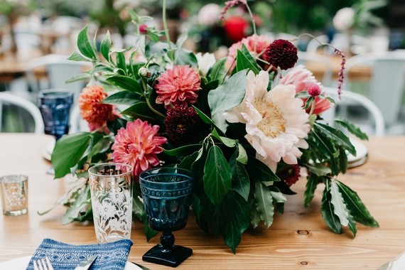 Modern tropical wedding at the San Diego Botanic Garden