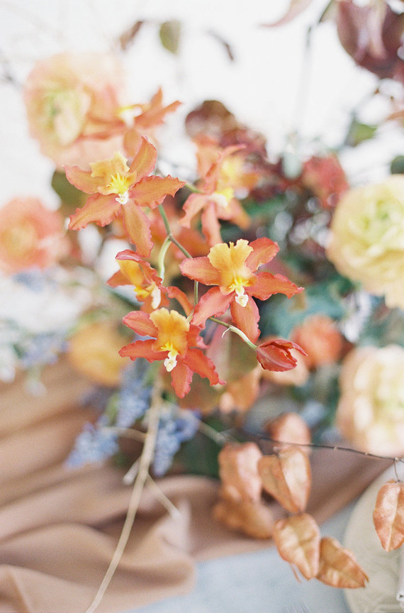 Modern minimal fall wedding inspiration in a loft