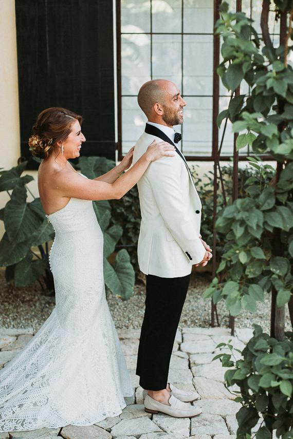 Stylish tropical wedding at Flora Farms in Cabo