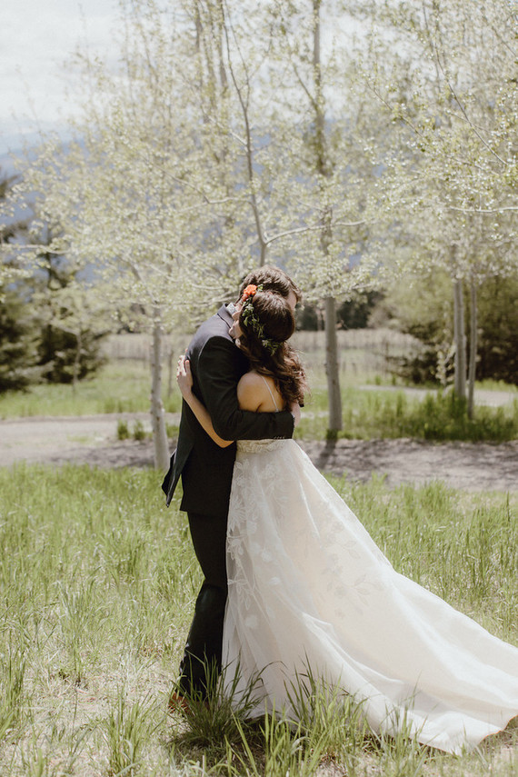 Spring Columbia Gorge wedding at Gorge Crest Vineyards