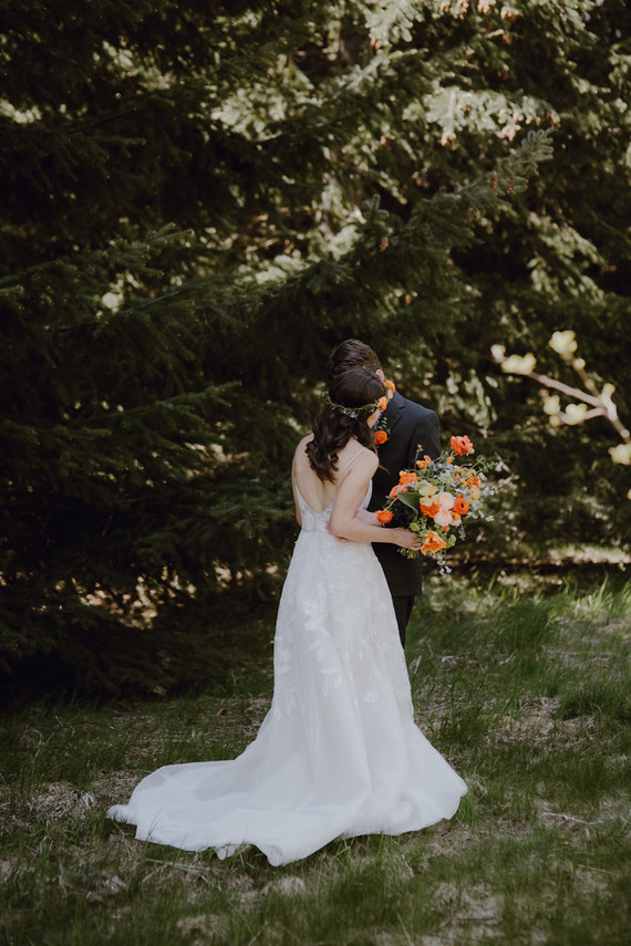 Spring Columbia Gorge wedding at Gorge Crest Vineyards