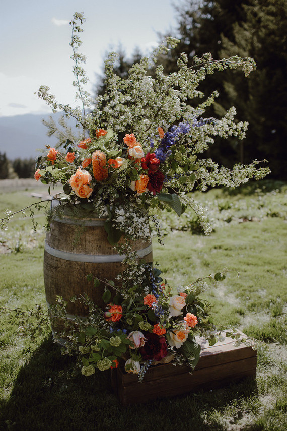 Spring Columbia Gorge wedding at Gorge Crest Vineyards