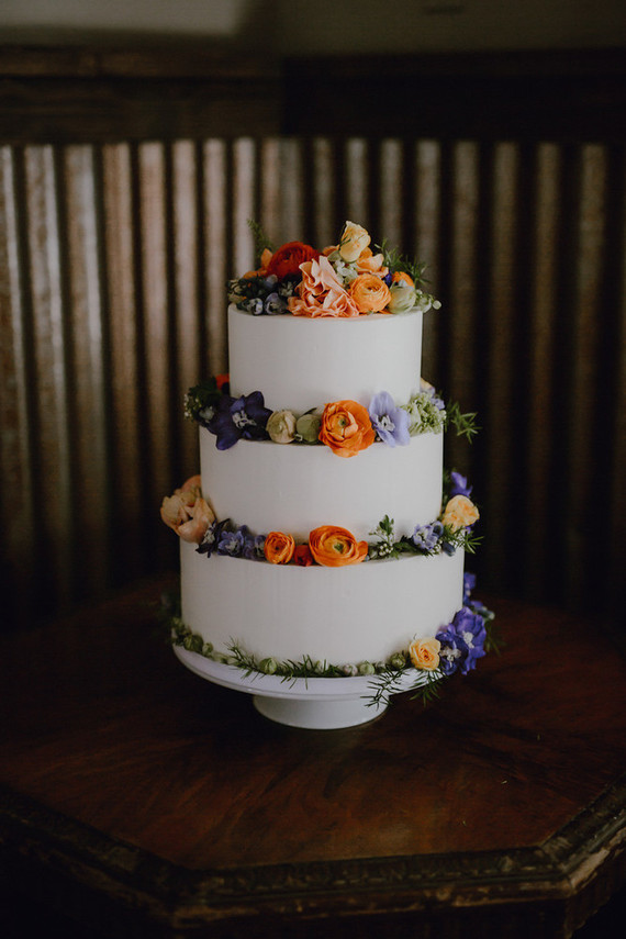 Spring Columbia Gorge wedding at Gorge Crest Vineyards