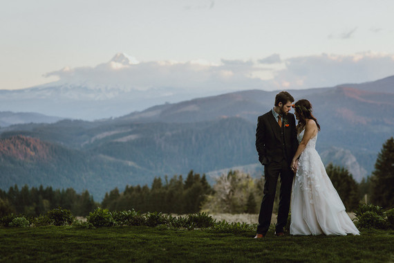 Spring Columbia Gorge wedding at Gorge Crest Vineyards