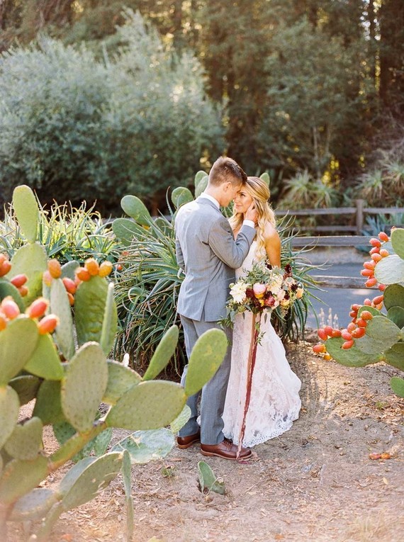 Modern feminine Santa Cruz wedding with boho details