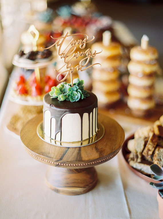 Modern feminine Santa Cruz wedding with boho details