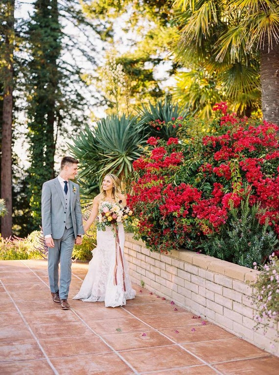 Modern feminine Santa Cruz wedding with boho details