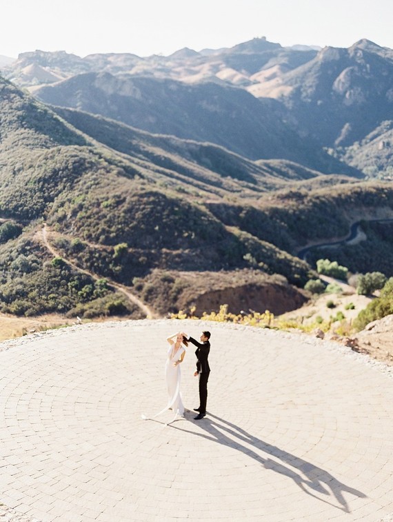 Elegant Valentine's Day wedding ideas at Malibu Rocky Oaks Estate