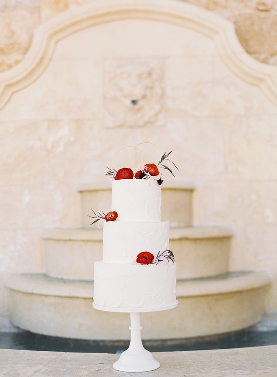 Elegant Valentine's Day wedding ideas at Malibu Rocky Oaks Estate